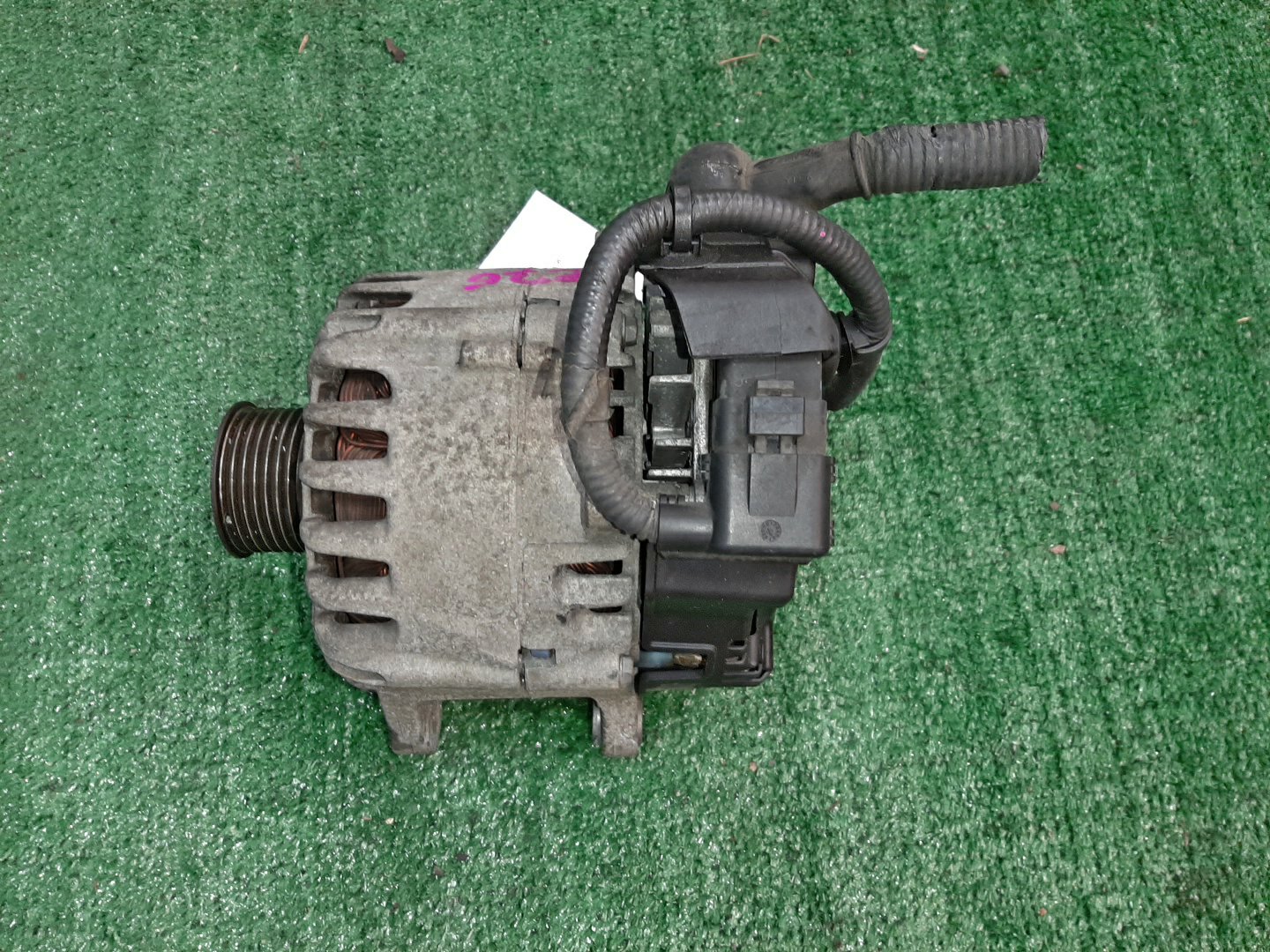 Генератор NISSAN SERENA C26 MR20DD 2310A-1VA0A 1 ракурс