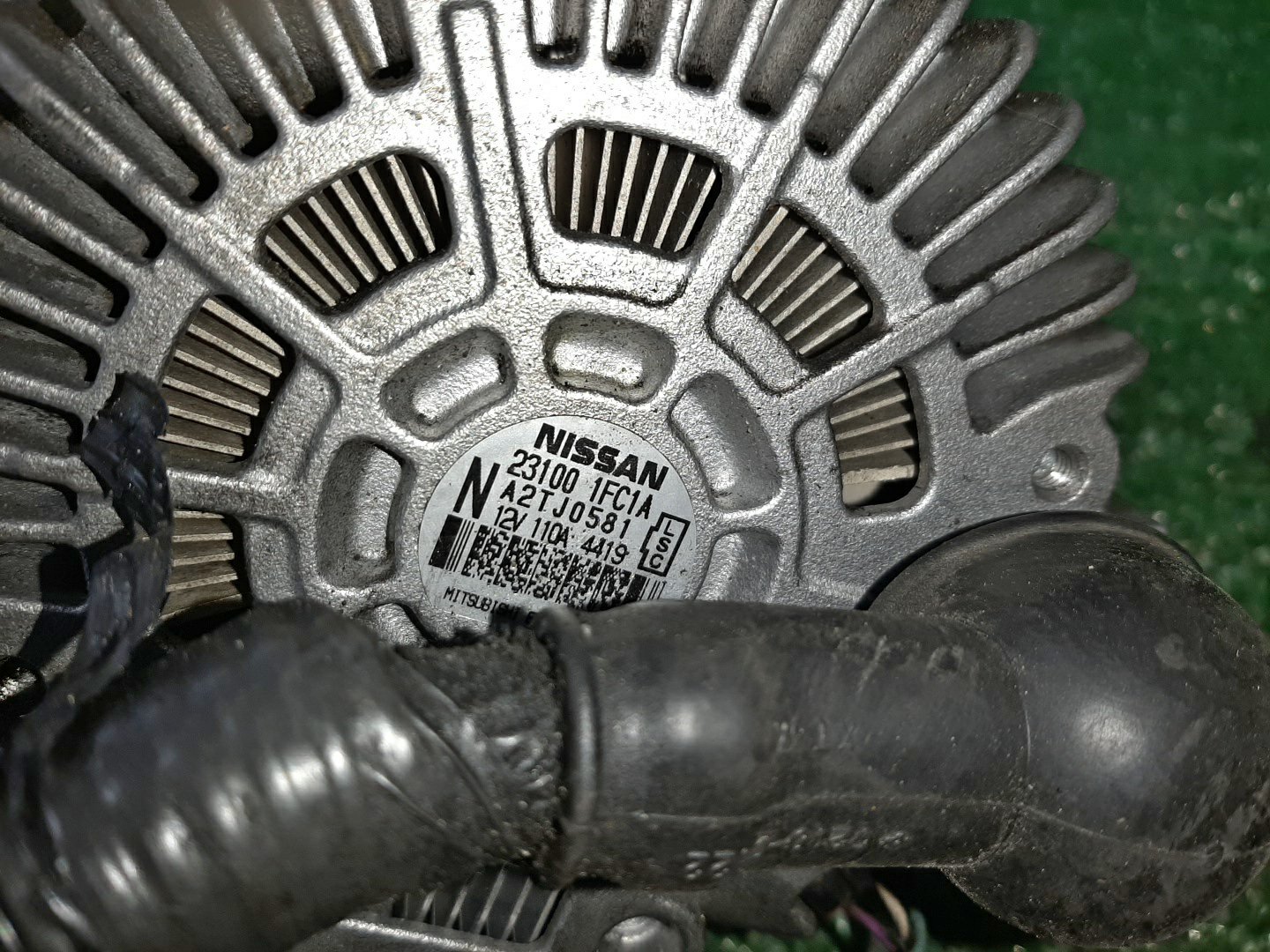 Генератор NISSAN SERENA C26 MR20DD 23100-1FC1A 3 ракурс
