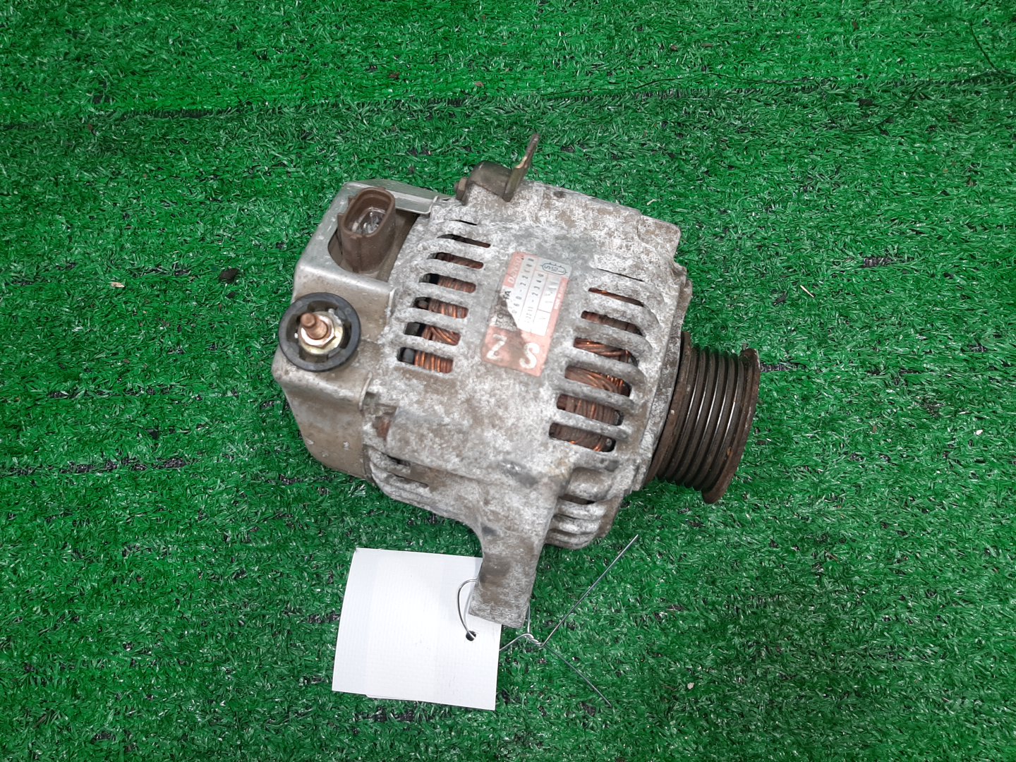 Генератор TOYOTA ALLEX ZZE122 1ZZ-FE 27060-22180 1 ракурс