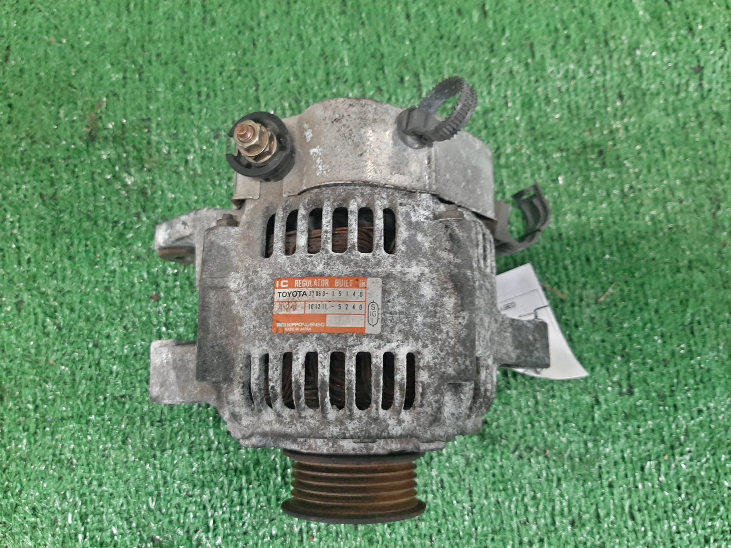 Генератор TOYOTA COROLLA AE110 5A-FE 27060-15140 1 ракурс