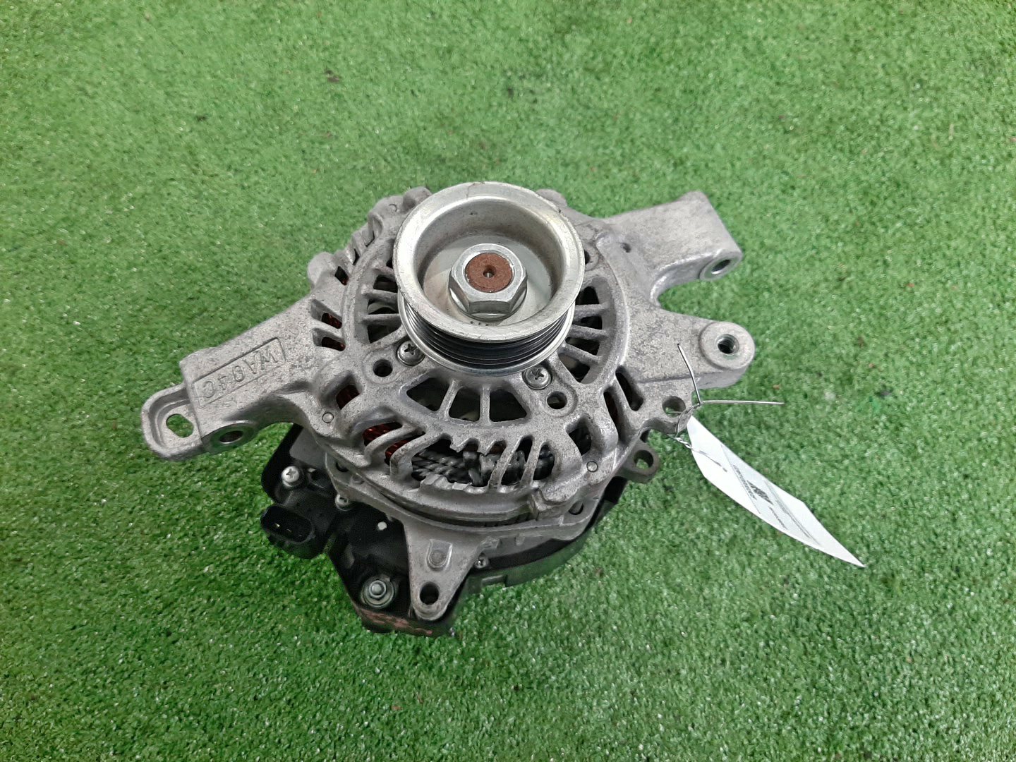 Генератор SUZUKI HUSTLER MR92S R06D 96150-59S02 1 ракурс Генератор SUZUKI HUSTLER MR92S R06D 96150-59S02 1 ракурс