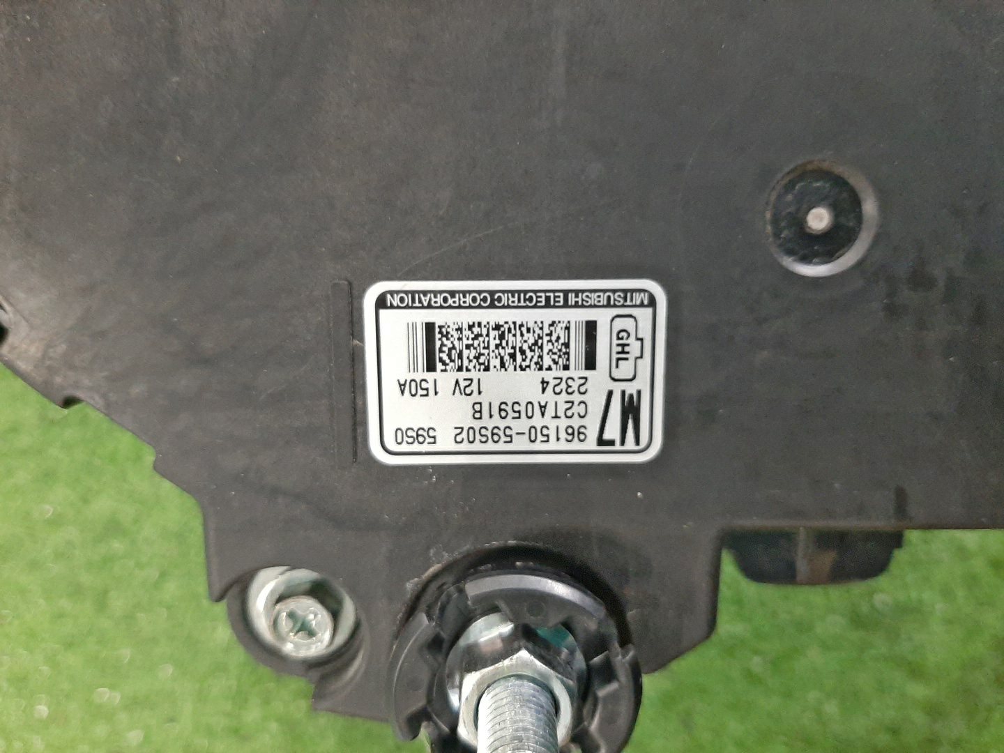 Генератор SUZUKI HUSTLER MR92S R06D 96150-59S02 4 ракурс Генератор SUZUKI HUSTLER MR92S R06D 96150-59S02 4 ракурс
