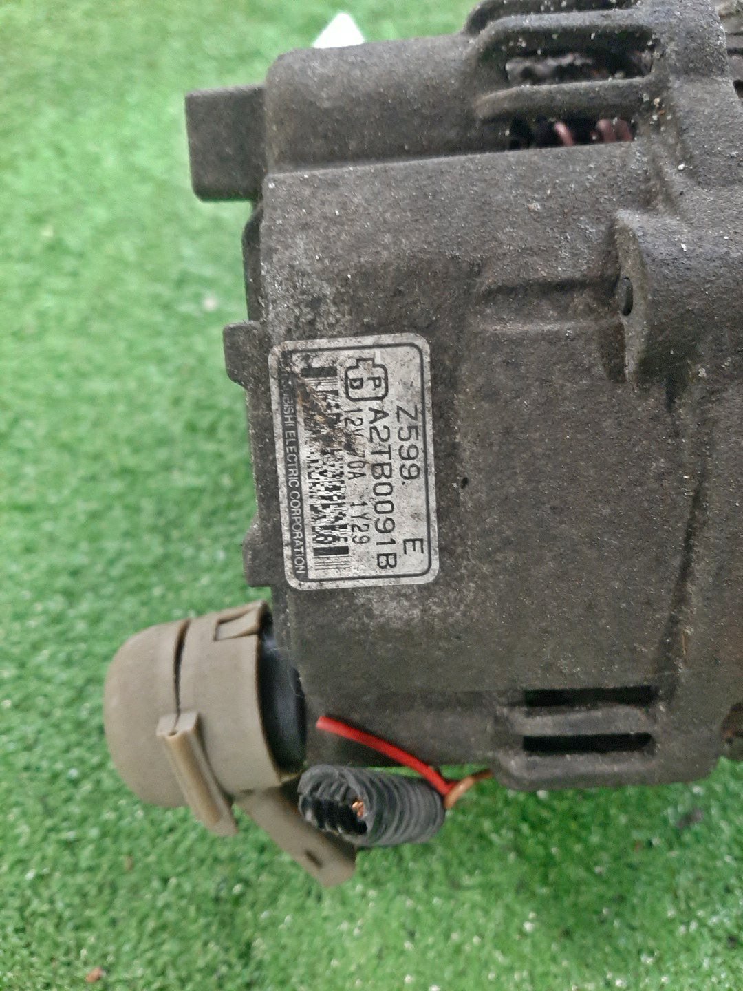 Генератор MAZDA DEMIO DW5W B5 Z599 2 ракурс
