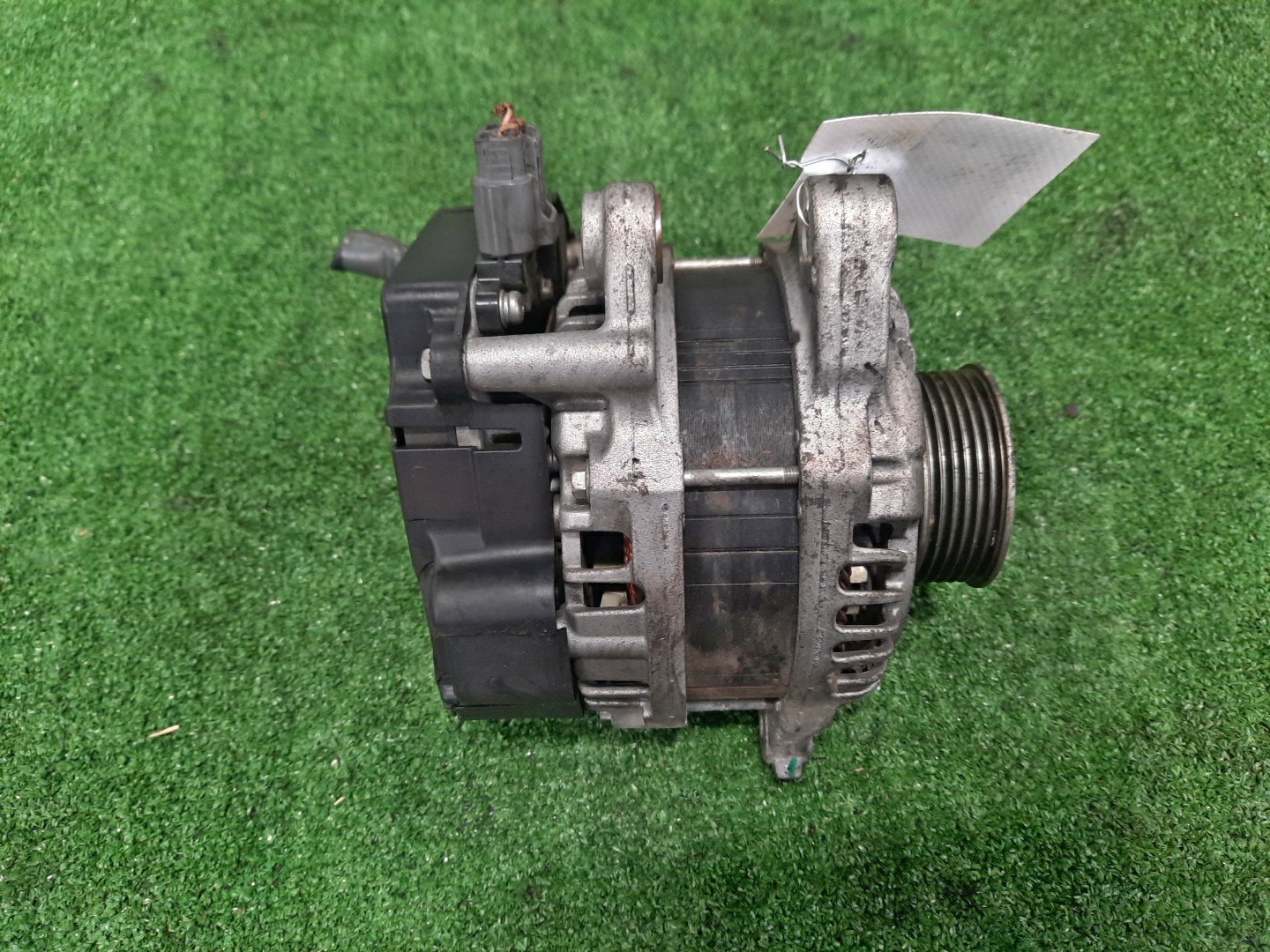 Генератор SUZUKI WAGON R MH55S R06A 96100-63R02 1 ракурс