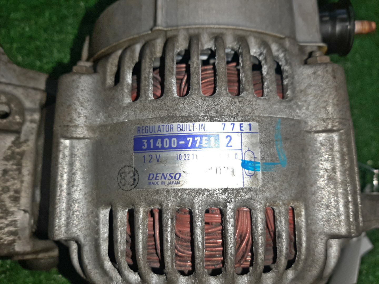 Генератор SUZUKI ESCUDO TD62W H25A 31400-77E1 2 ракурс