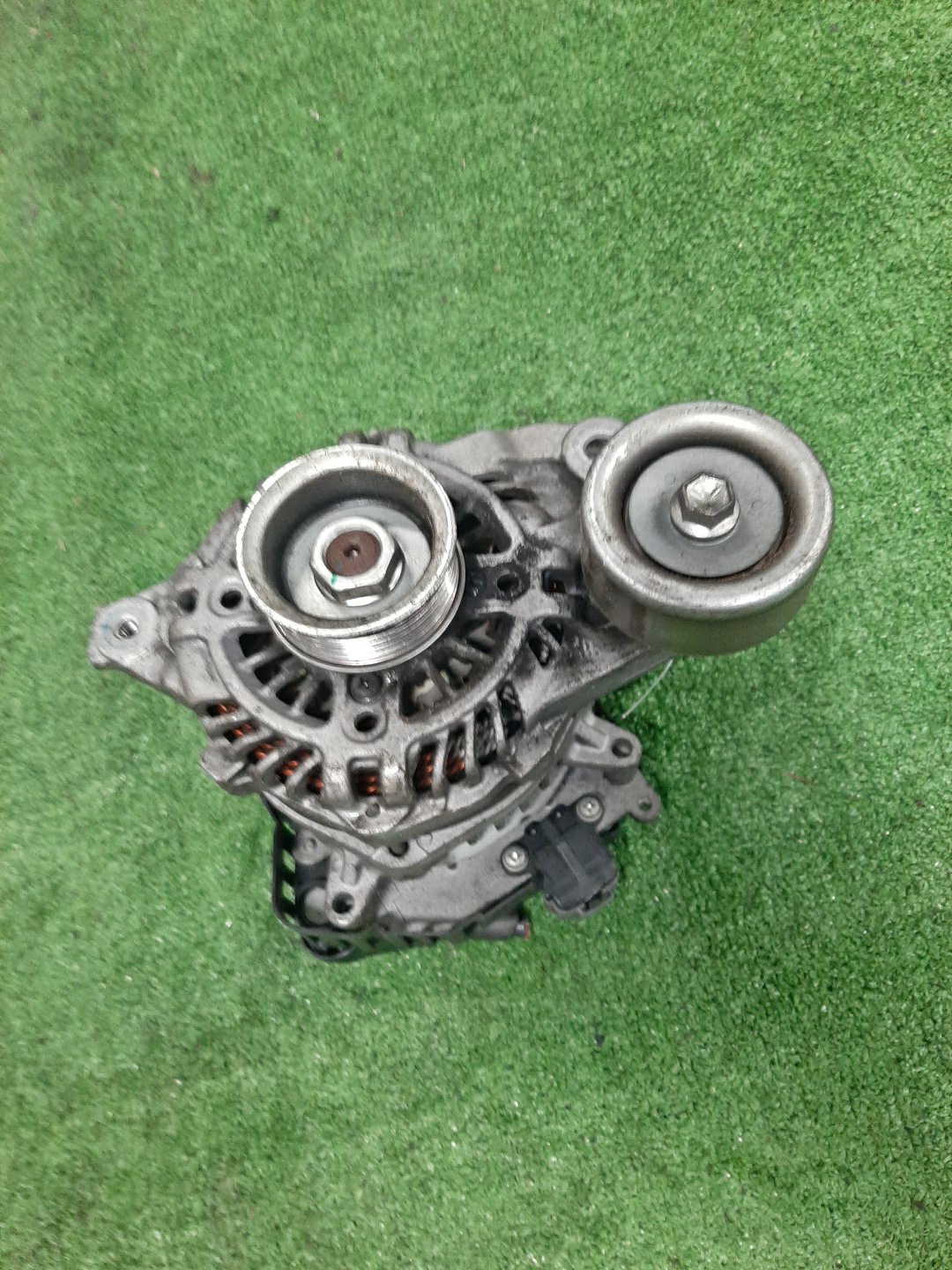 Генератор SUZUKI HUSTLER MR41S R06A 96100-85P10 5 ракурс