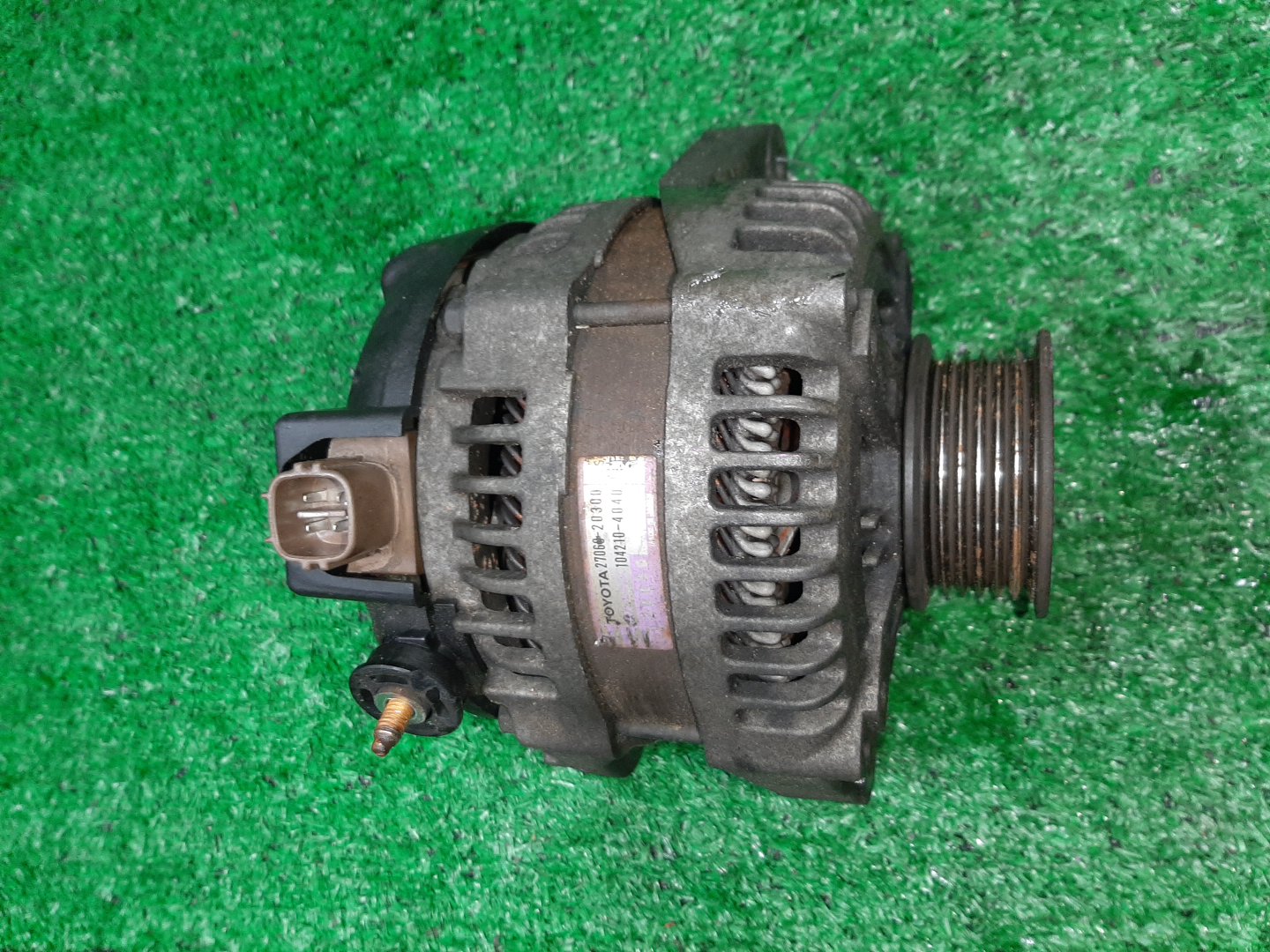 Генератор TOYOTA ALPHARD MNH15W 1MZ-FE 27060-20300 2 ракурс