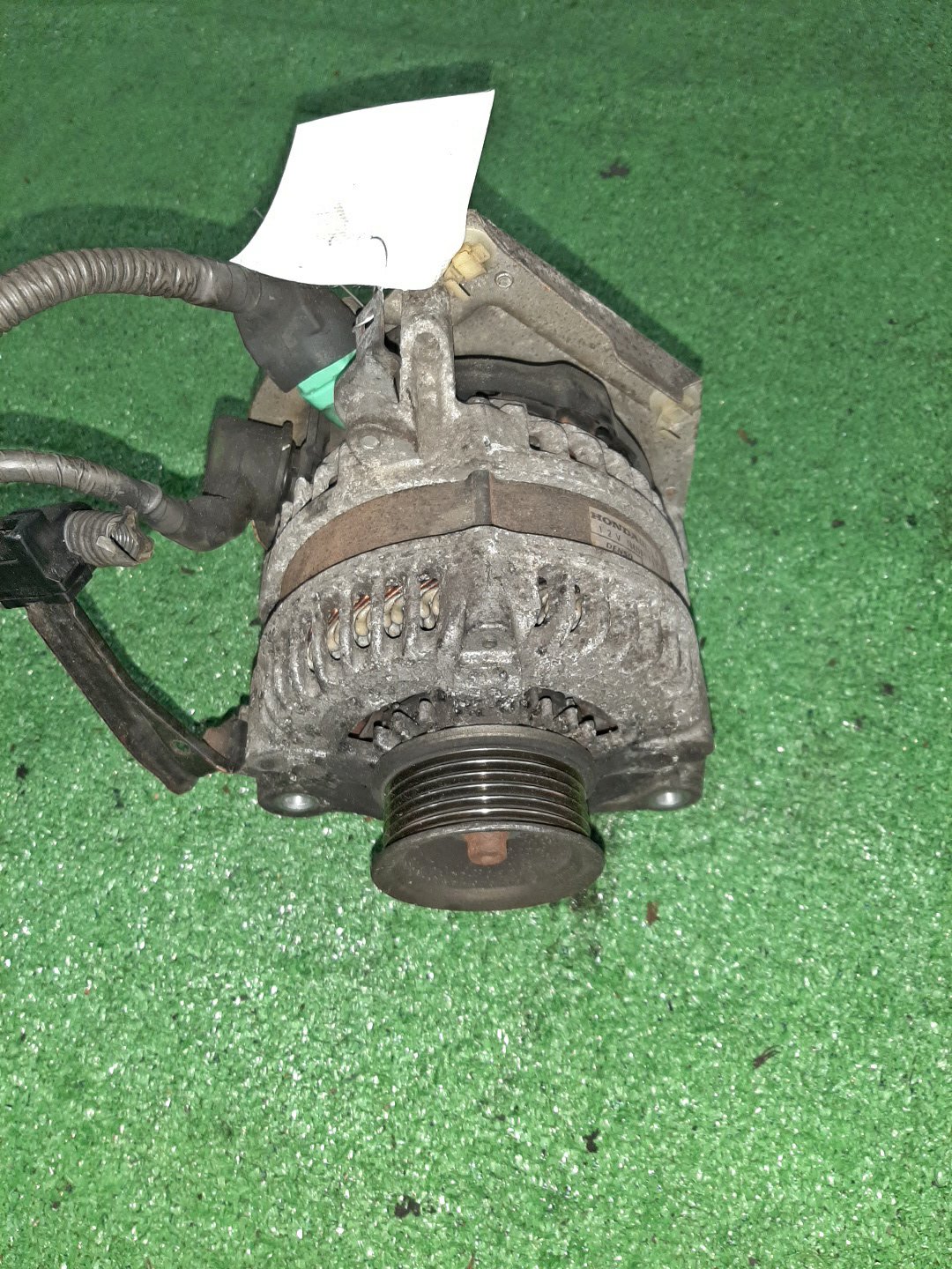 Генератор HONDA STEPWGN RK5 R20A 104210-1220 1 ракурс