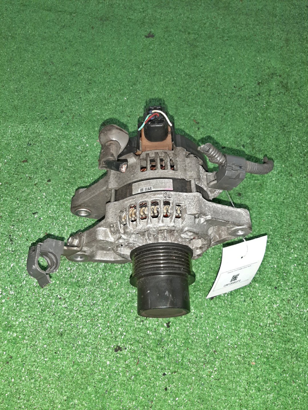 Генератор TOYOTA PASSO KGC30 1KR-FE 1 ракурс