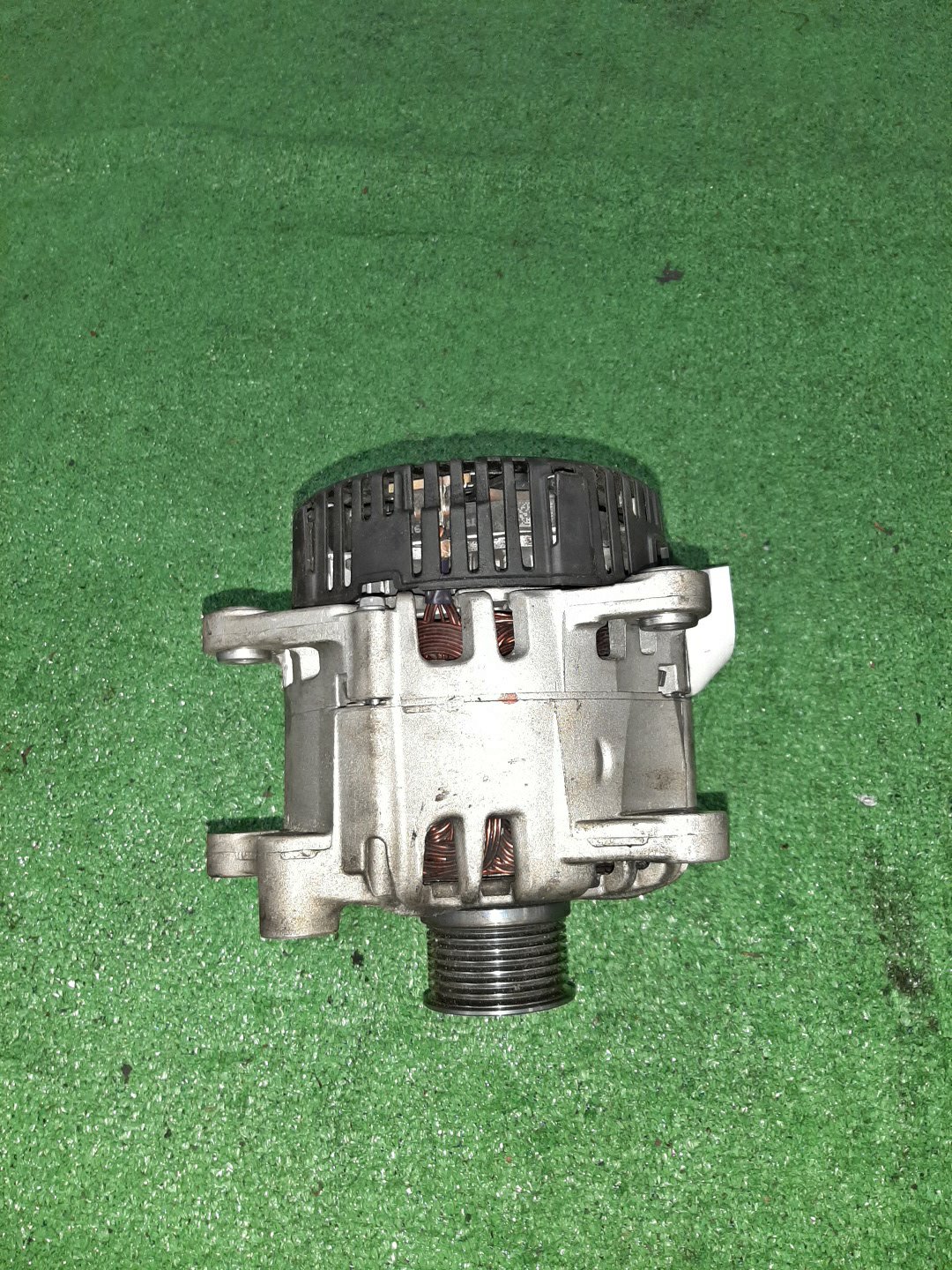 Генератор NISSAN SERENA C26 MR20DD 2 ракурс