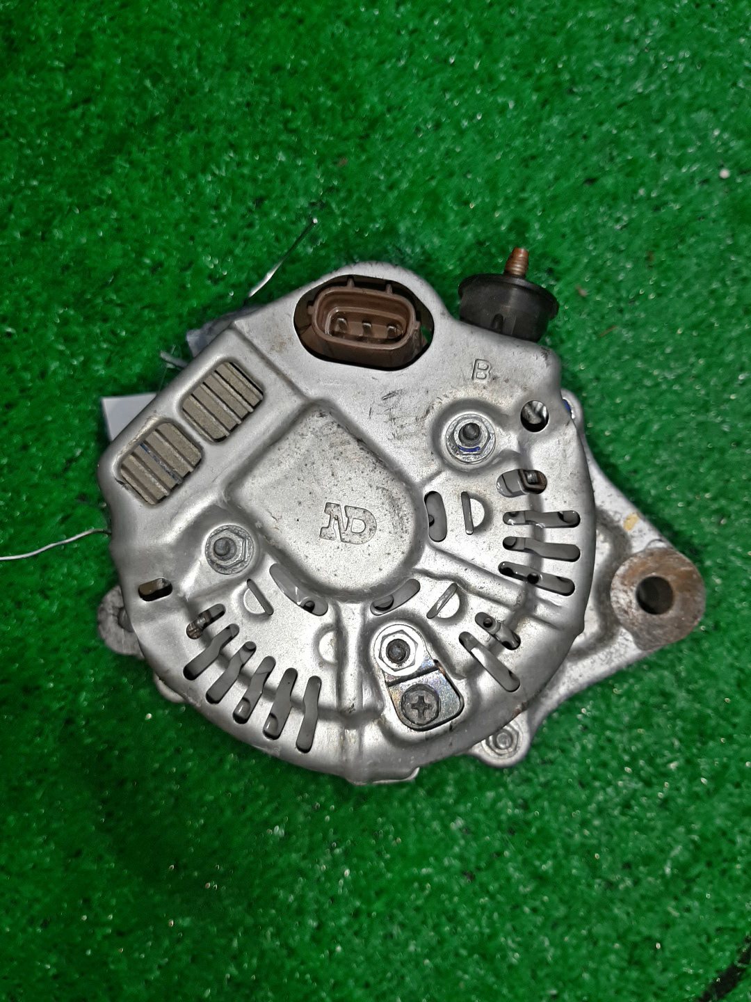 Генератор TOYOTA CORONA PREMIO ST210 3S-FE 27060-74830 2 ракурс Генератор TOYOTA CORONA PREMIO ST210 3S-FE 27060-74830 2 ракурс