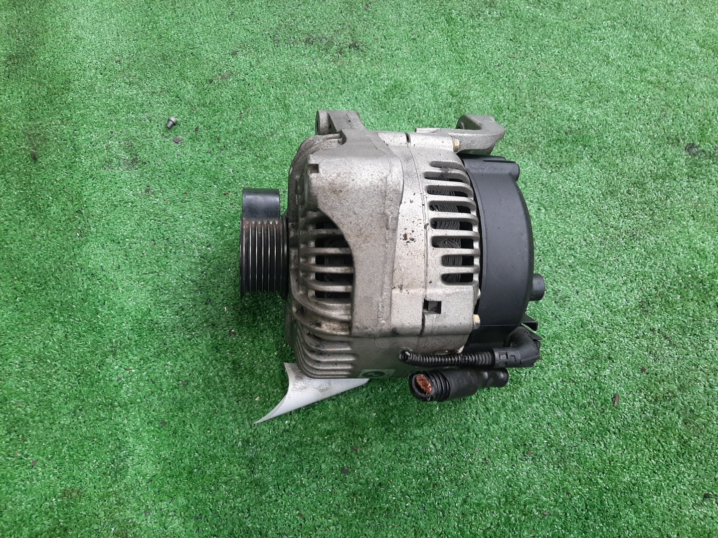 Генератор BMW 5-Series E60 N62B44A 7540992-02 5 ракурс