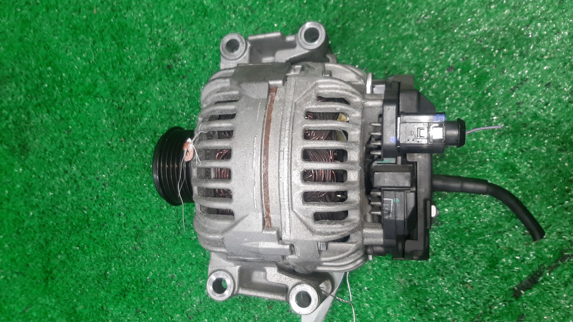 Генератор AUDI A4 8K2 CDNB 06H903016L 2 ракурс