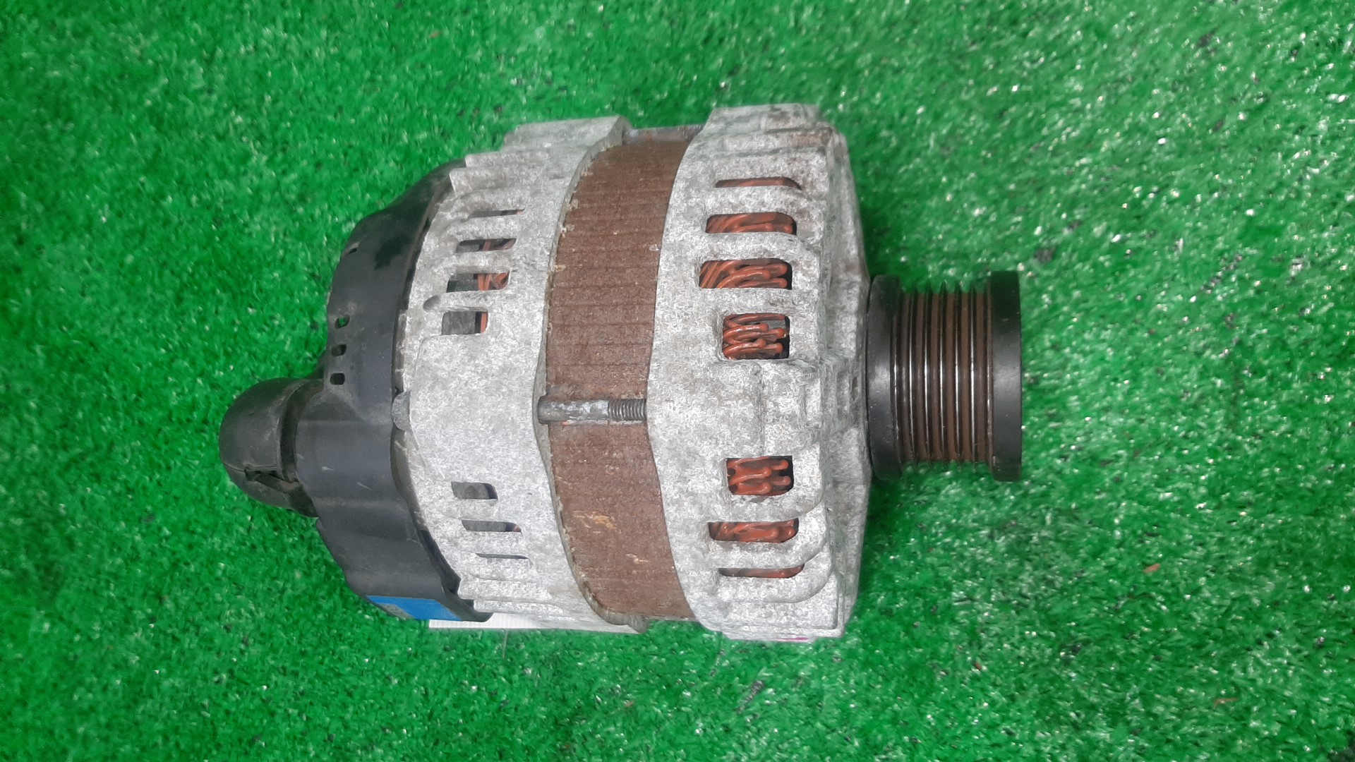 Генератор NISSAN LAFESTA B30 MR20DE LR1140-802 1 ракурс