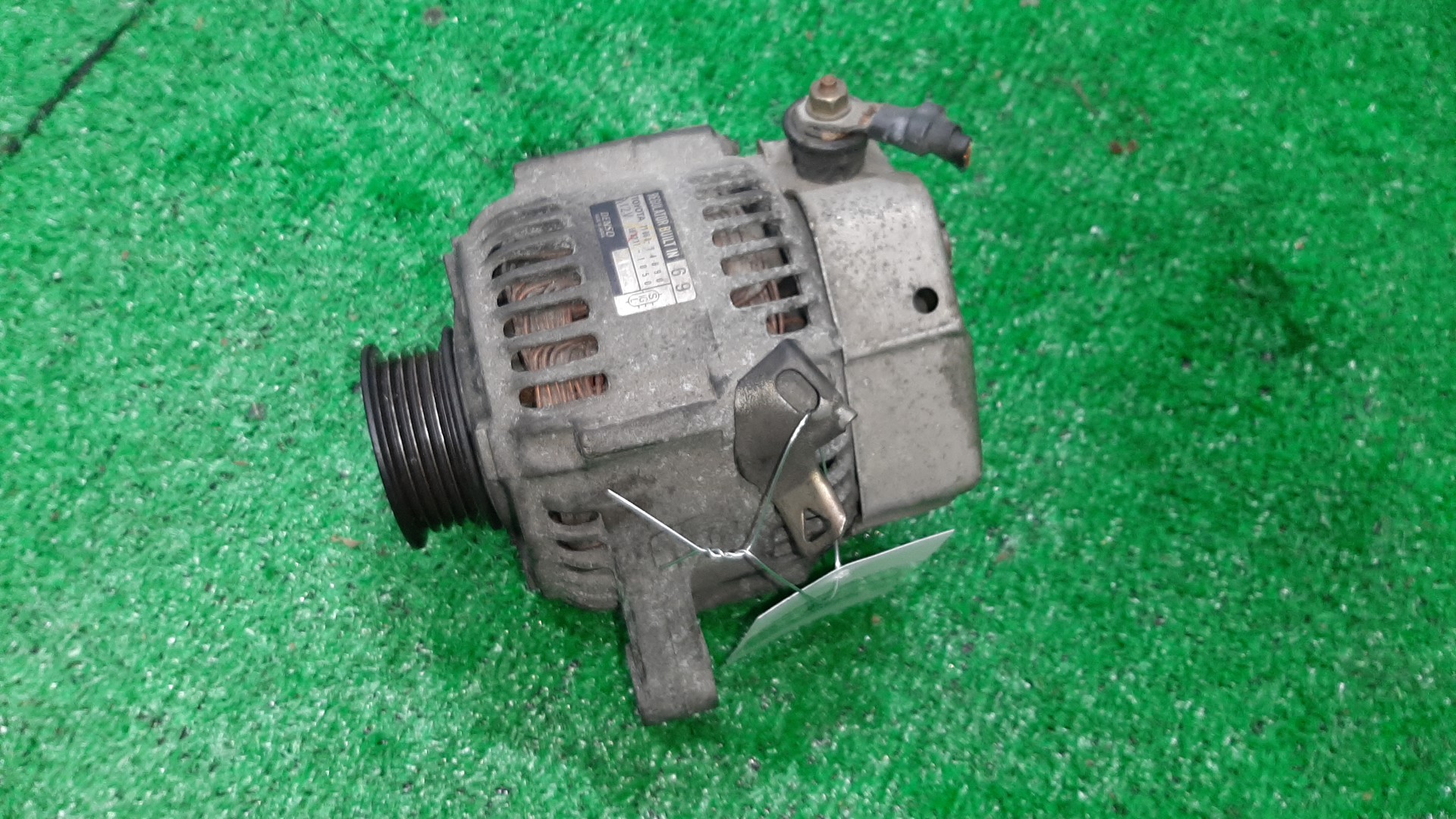 Генератор TOYOTA CAMRY GRACIA SXV20 5S-FE 27060-74690 1 ракурс