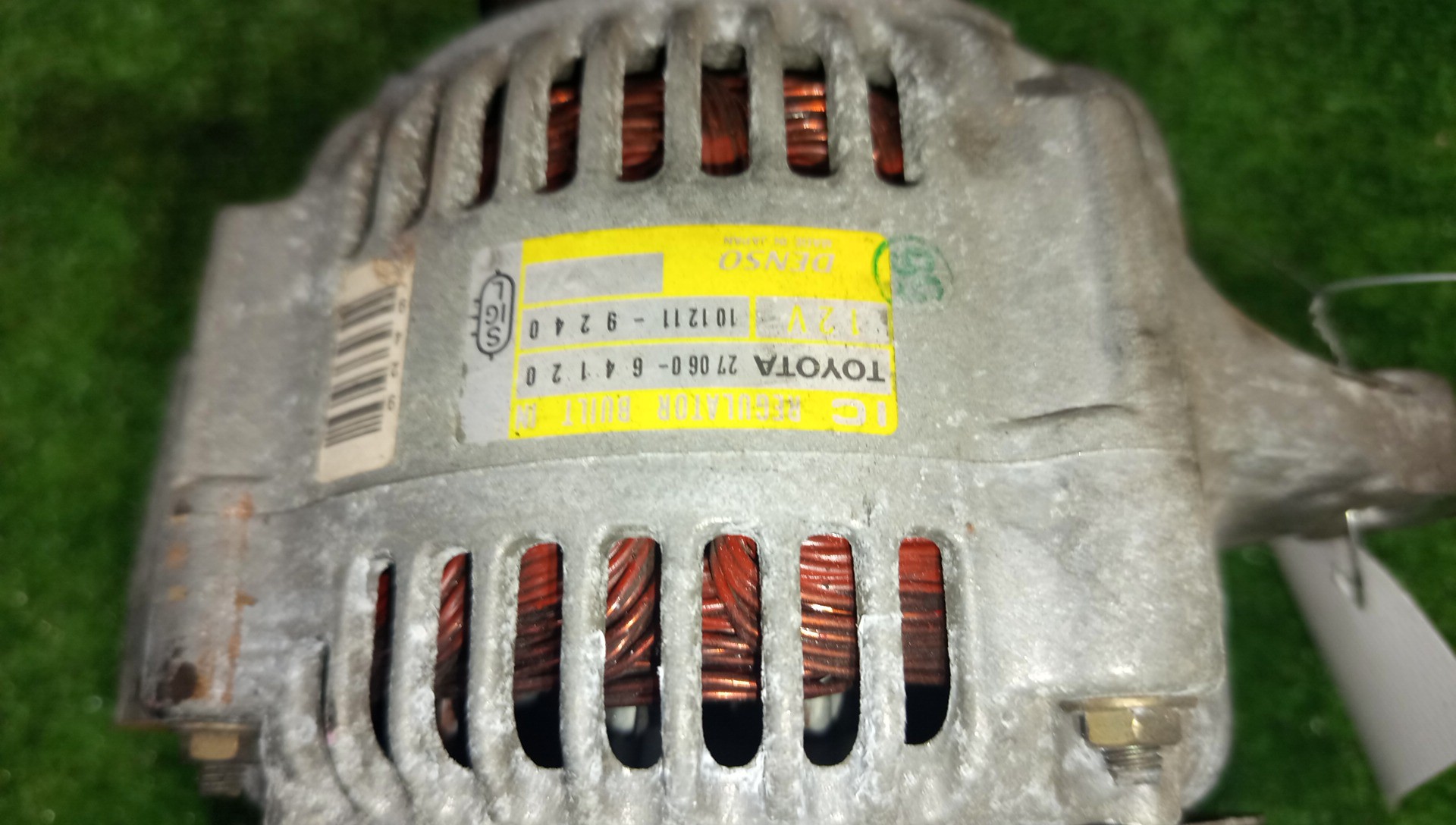 Генератор TOYOTA ESTIMA EMINA CXR20G 3C-T 27060-64120 2 ракурс