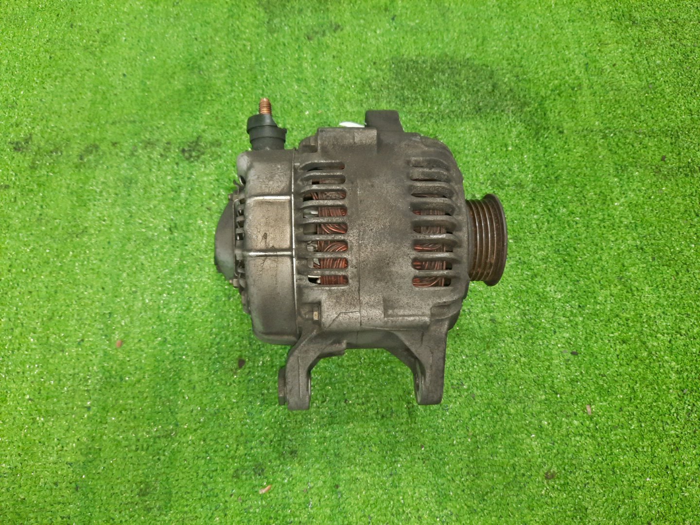 Генератор MAZDA MILLENIA TA5P KL-ZE 101211-7240 2 ракурс