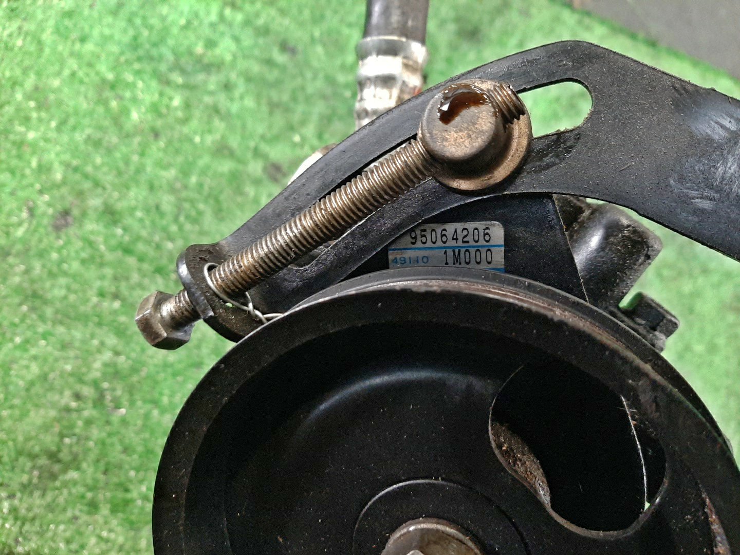 Насос гидроусилителя NISSAN RASHEEN RFNB14 GA15DE 491101M000 4 ракурс