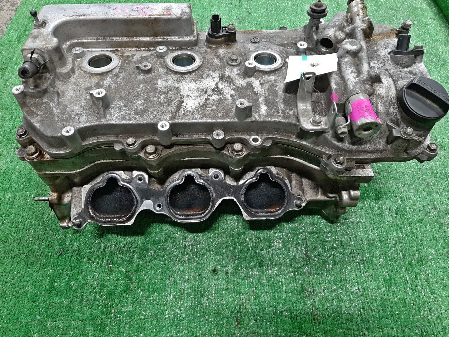 Головка блока левая TOYOTA ESTIMA GSR50W 2GR-FE 2 ракурс Головка блока левая TOYOTA ESTIMA GSR50W 2GR-FE 2 ракурс