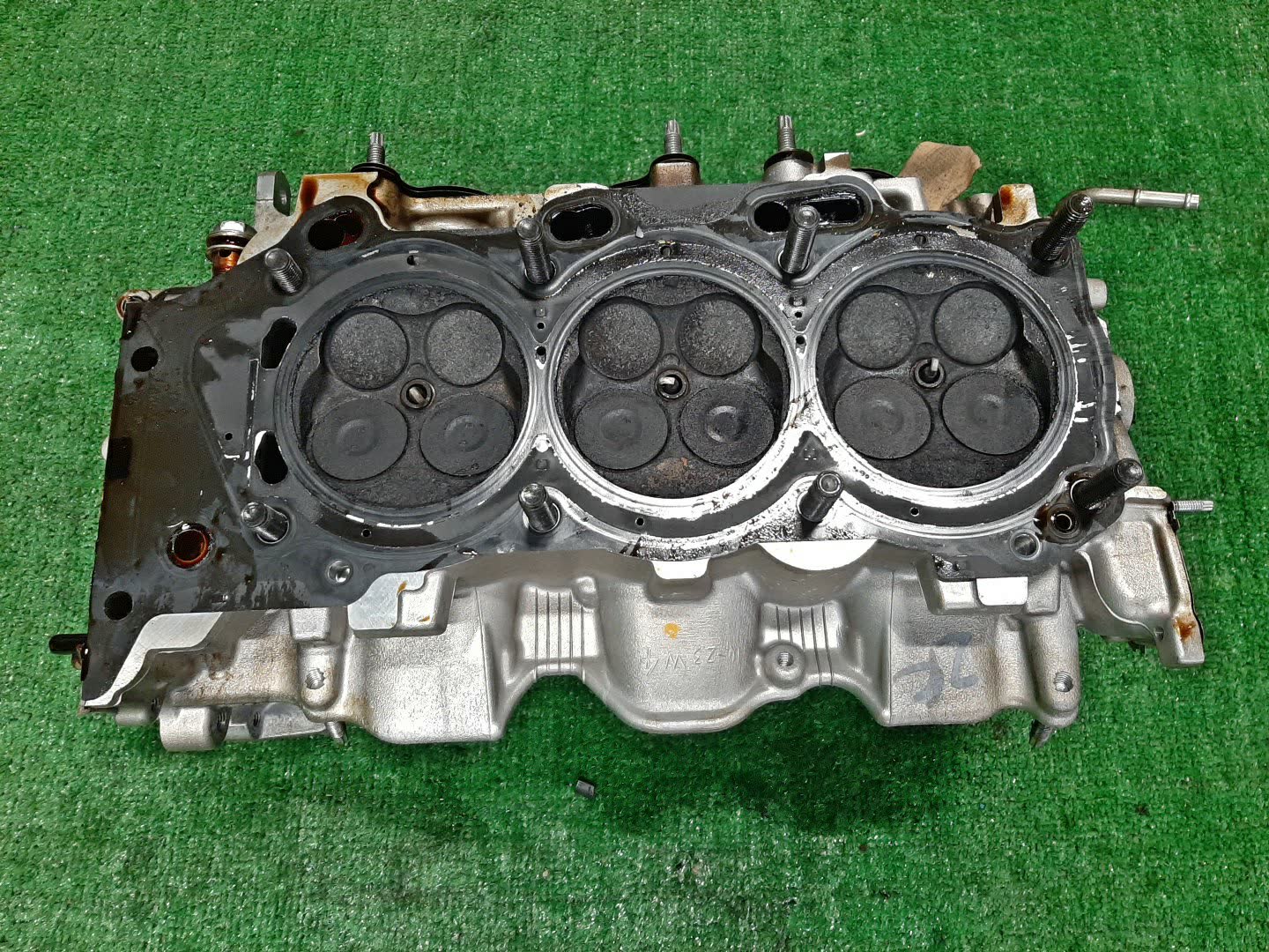 Головка блока левая TOYOTA ESTIMA GSR50W 2GR-FE 4 ракурс