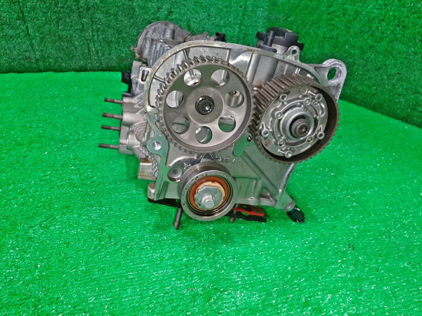 Головка блока VOLKSWAGEN GOLF 5G1 CJZ 2 ракурс