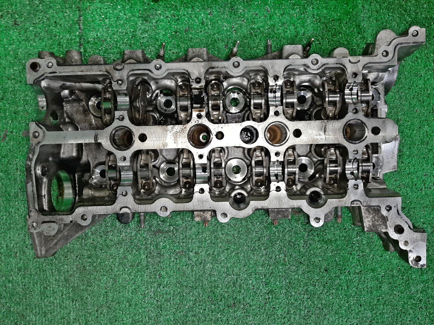 Головка блока NISSAN X-TRAIL DNT31 M9R 1 ракурс Головка блока NISSAN X-TRAIL DNT31 M9R 1 ракурс