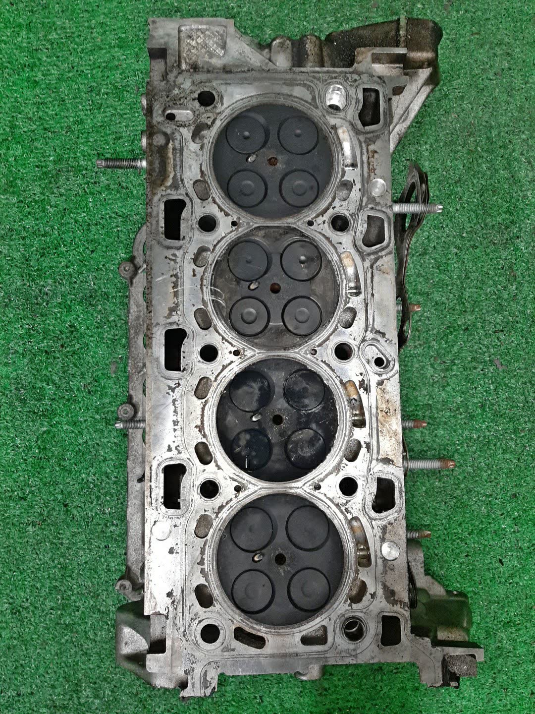 Головка блока NISSAN X-TRAIL DNT31 M9R 4 ракурс Головка блока NISSAN X-TRAIL DNT31 M9R 4 ракурс