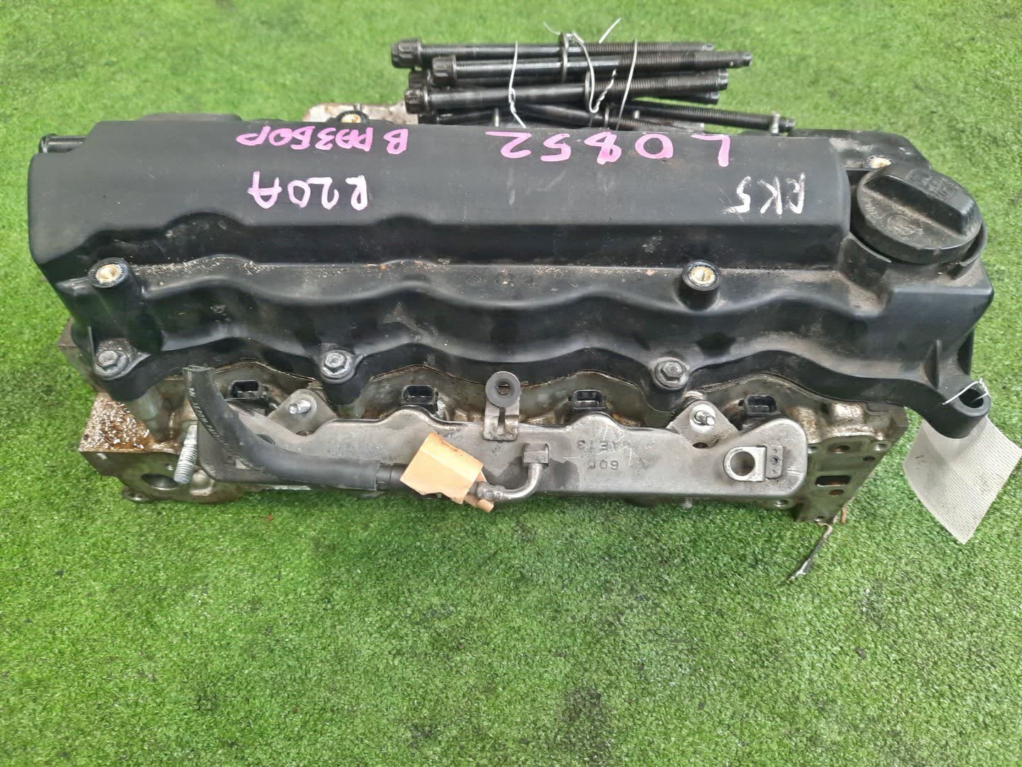 Головка блока HONDA STEPWGN RK5 R20A 2 ракурс