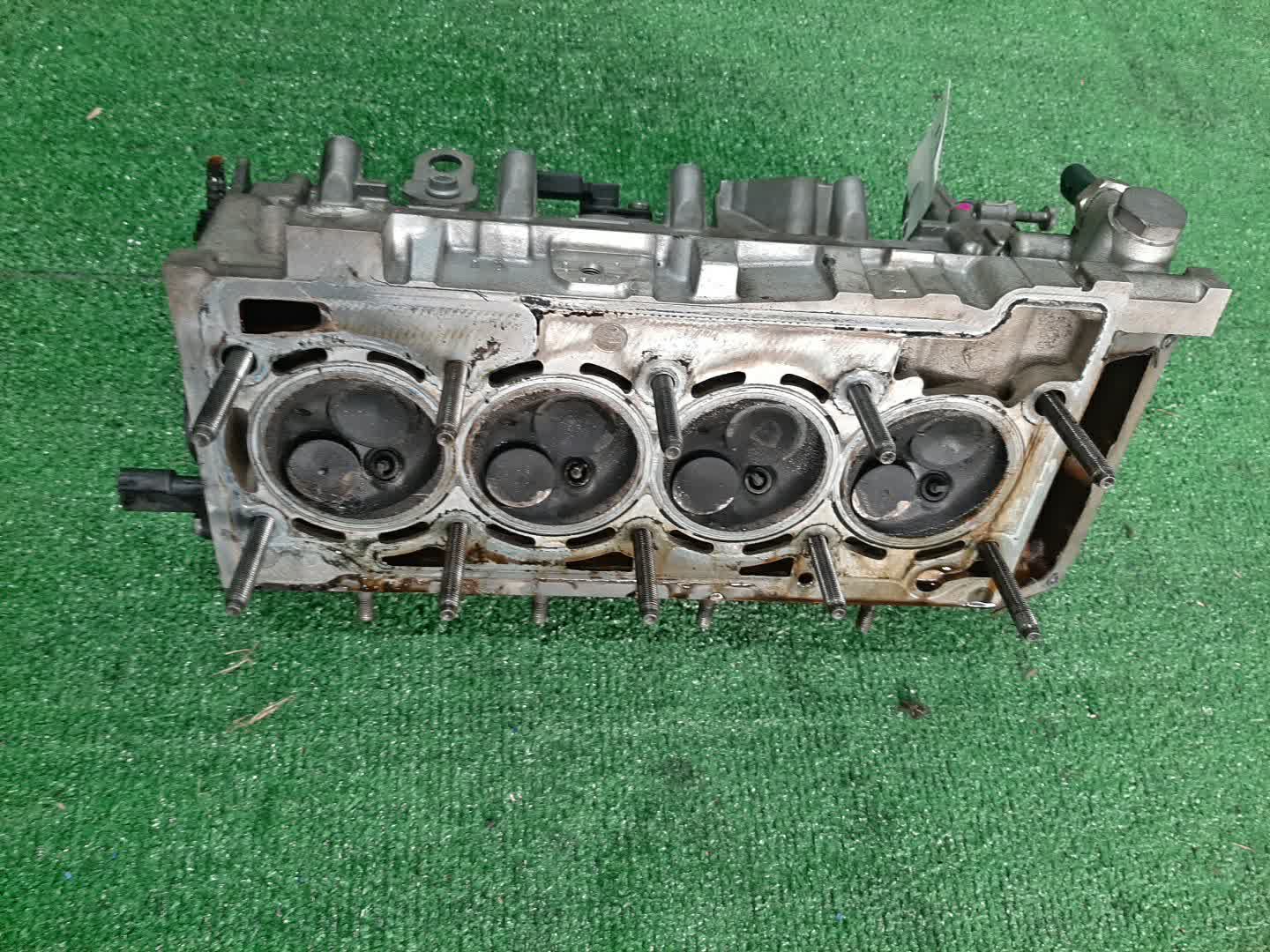 Головка блока VOLKSWAGEN GOLF 5K1 CBZB 2 ракурс
