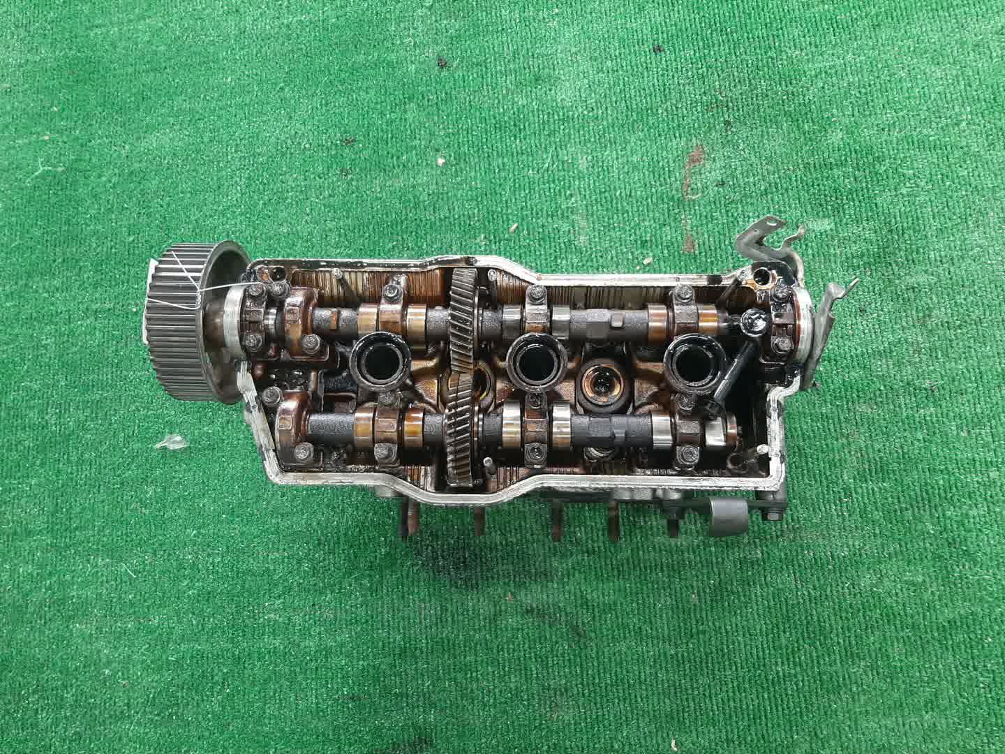 Головка блока левая TOYOTA CAMRY PROMINENT VZV30 1VZ-FE 3 ракурс