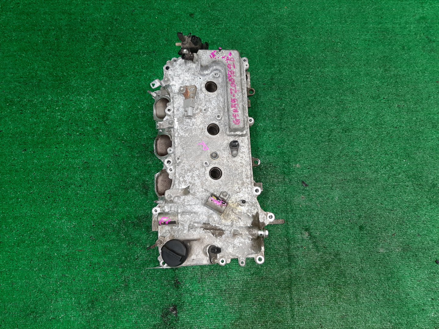 Головка блока левая TOYOTA ESTIMA GSR55W 2GR-FE 1 ракурс Головка блока левая TOYOTA ESTIMA GSR55W 2GR-FE 1 ракурс
