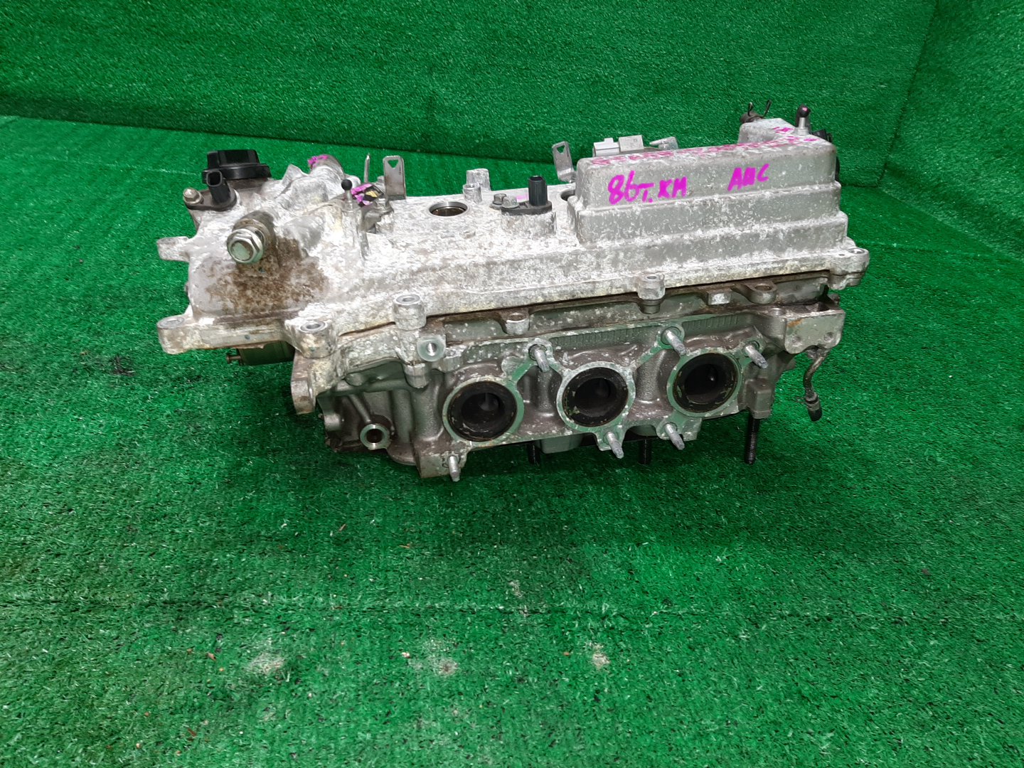 Головка блока левая TOYOTA ESTIMA GSR55W 2GR-FE 4 ракурс Головка блока левая TOYOTA ESTIMA GSR55W 2GR-FE 4 ракурс