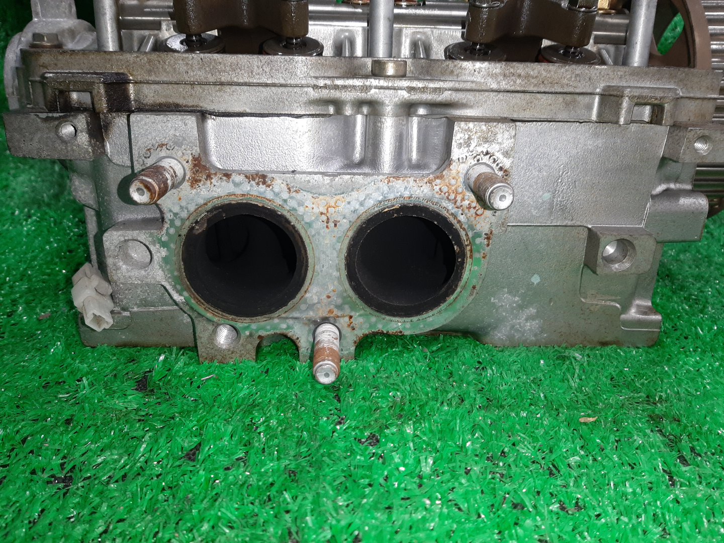 Головка блока правая SUBARU FORESTER SG5 EJ202 2 ракурс