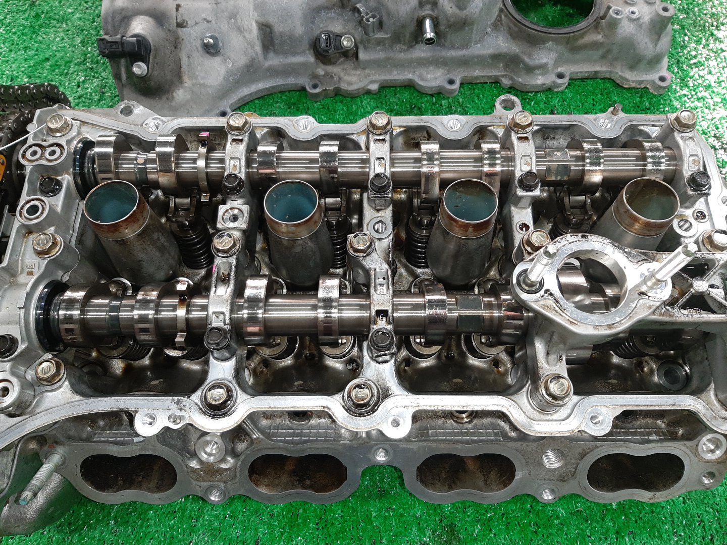Головка блока правая LEXUS LS460 USF40 1UR-FSE 2 ракурс