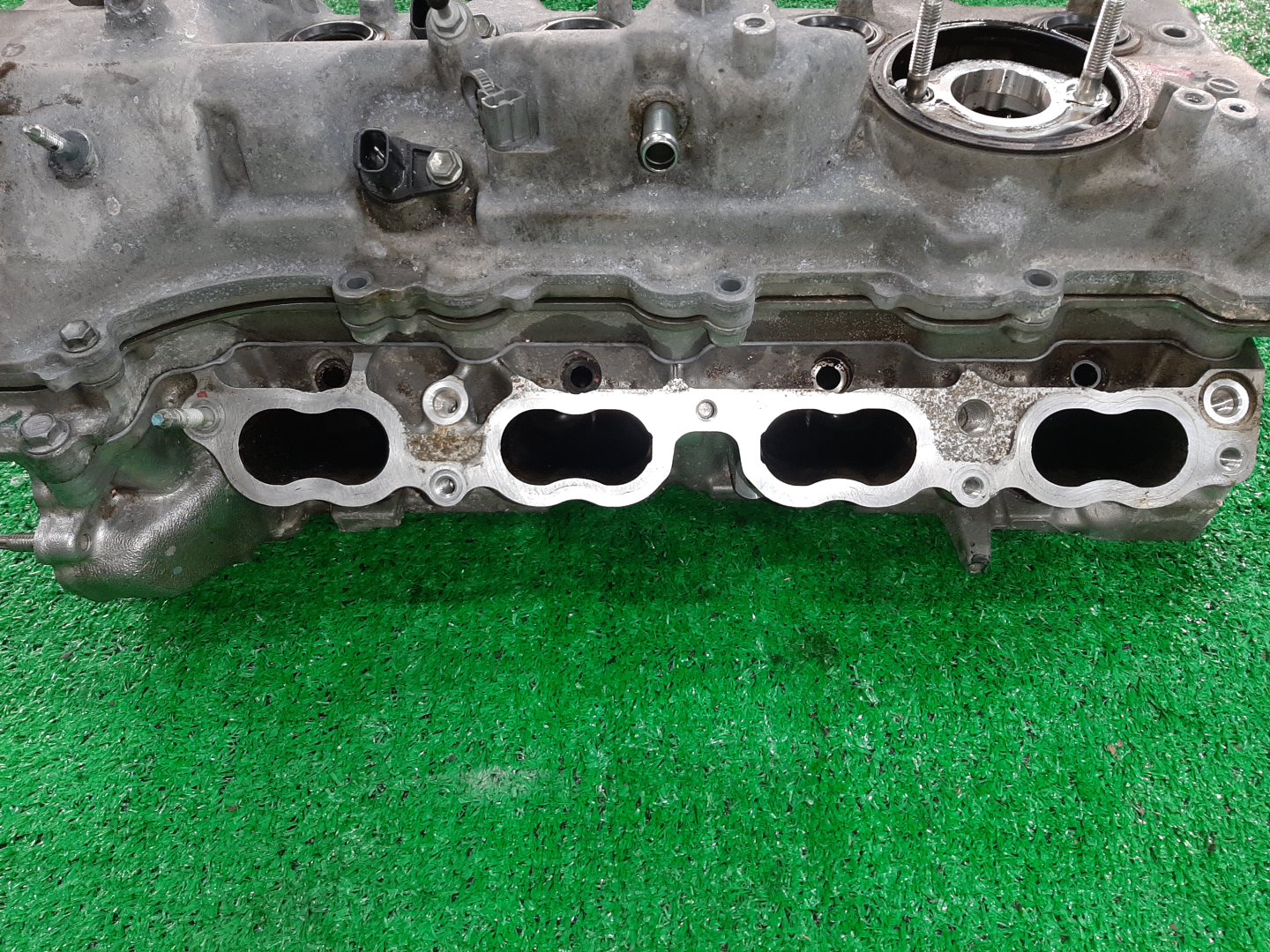 Головка блока правая LEXUS LS460 USF40 1UR-FSE 3 ракурс