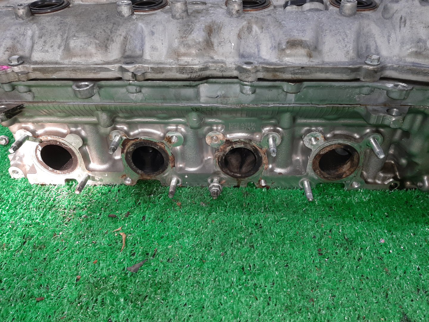 Головка блока правая LEXUS LS460 USF40 1UR-FSE 4 ракурс