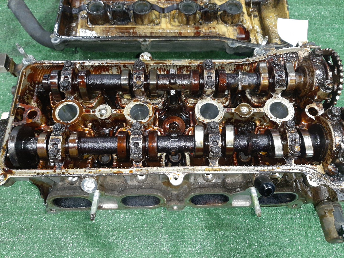 Головка блока TOYOTA IPSUM ACM21W 2AZ-FE 2 ракурс Головка блока TOYOTA IPSUM ACM21W 2AZ-FE 2 ракурс