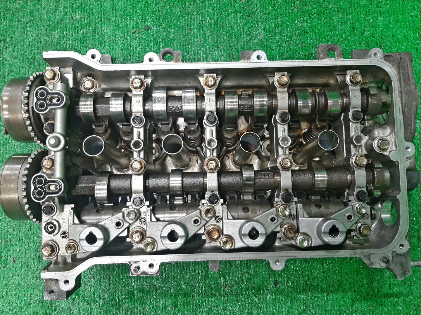 Головка блока TOYOTA NOAH ZRR70G 3ZR-FAE 2 ракурс