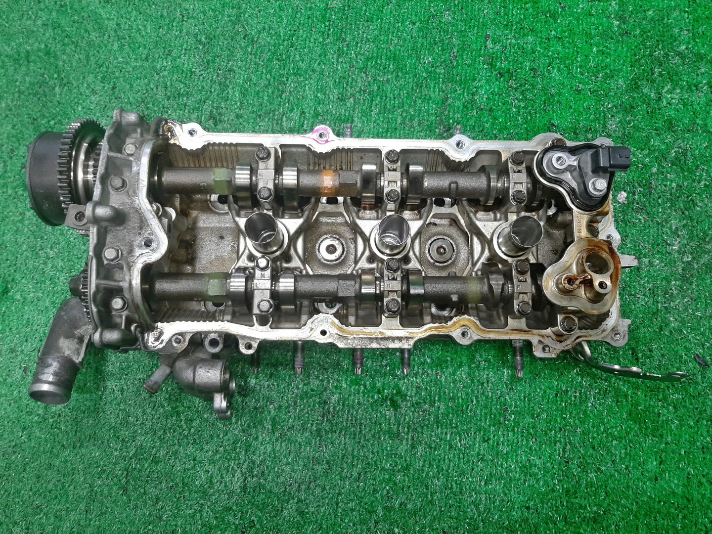 Головка блока левая NISSAN TEANA J32 VQ25DE 3 ракурс Головка блока левая NISSAN TEANA J32 VQ25DE 3 ракурс