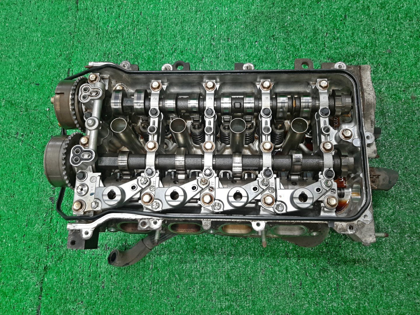Головка блока TOYOTA NOAH ZRR70G 3ZR-FAE 2 ракурс