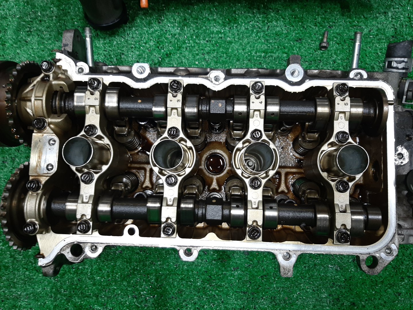 Головка блока TOYOTA RACTIS SCP100 2SZ-FE 3 ракурс