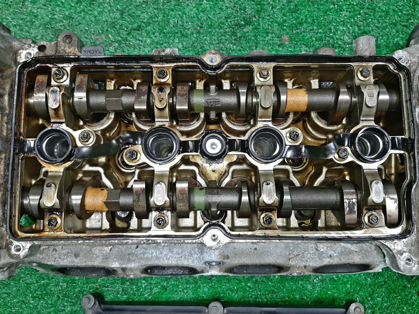 Головка блока NISSAN SERENA GFNC27 MR20DD 3 ракурс Головка блока NISSAN SERENA GFNC27 MR20DD 3 ракурс