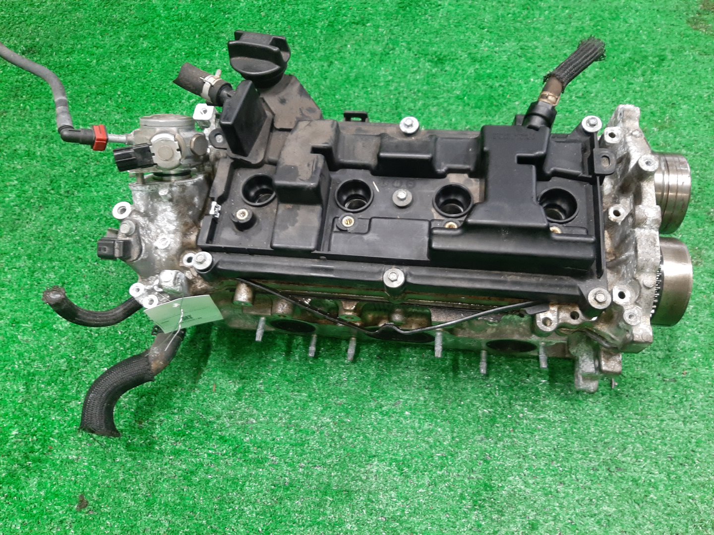 Головка блока NISSAN SERENA GC27 MR20DD 1 ракурс Головка блока NISSAN SERENA GC27 MR20DD 1 ракурс