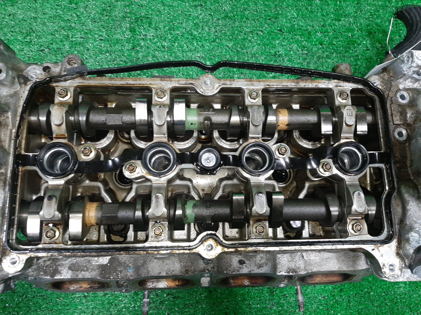 Головка блока NISSAN SERENA GC27 MR20DD 3 ракурс Головка блока NISSAN SERENA GC27 MR20DD 3 ракурс