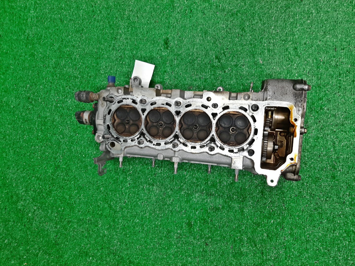 Головка блока NISSAN MARCH AK12 CR12DE 2 ракурс Головка блока NISSAN MARCH AK12 CR12DE 2 ракурс