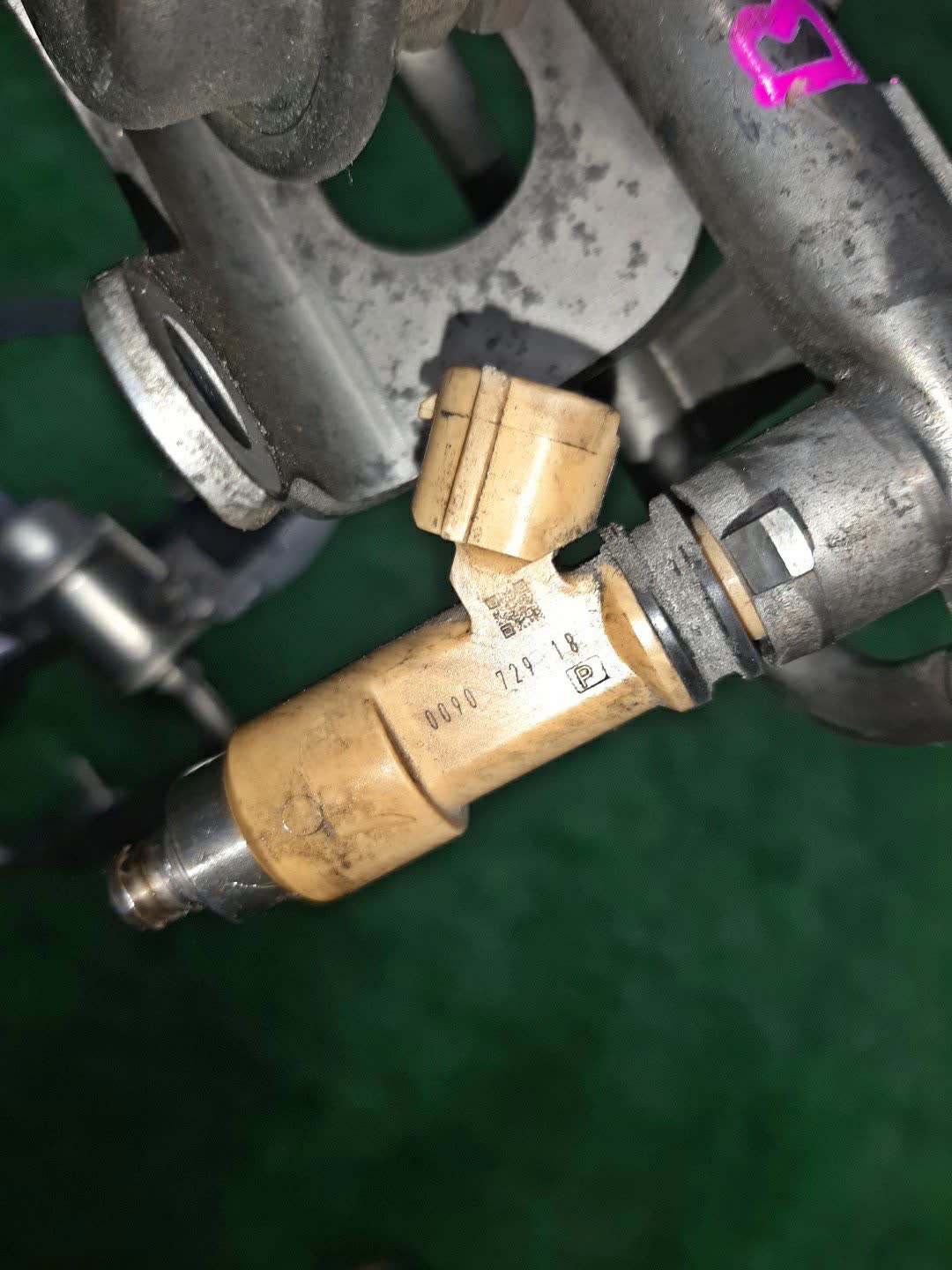 Инжектор SUBARU LEGACY BP5 EJ203 009072918 3 ракурс