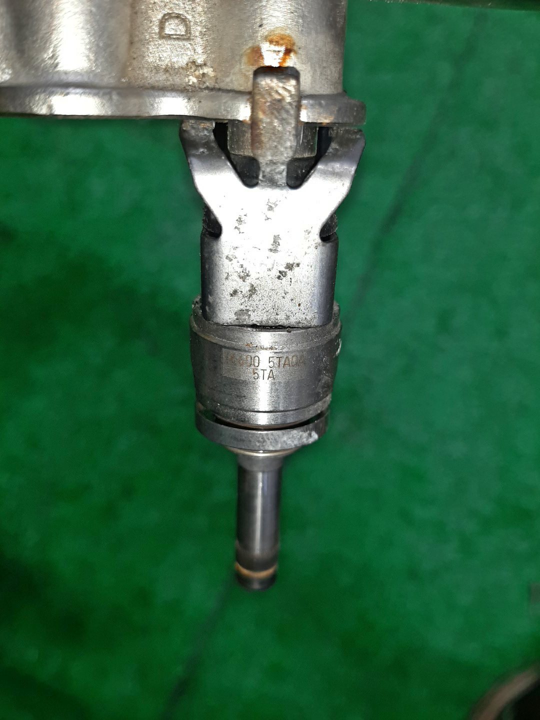 Инжектор NISSAN SERENA GFNC27 MR20DD 01U13-02629 2 ракурс