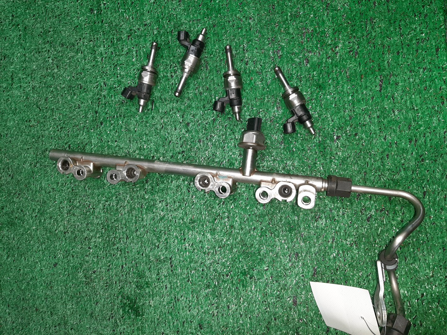 Инжектор NISSAN SERENA GC27 MR20DD 03U18-07564 1 ракурс