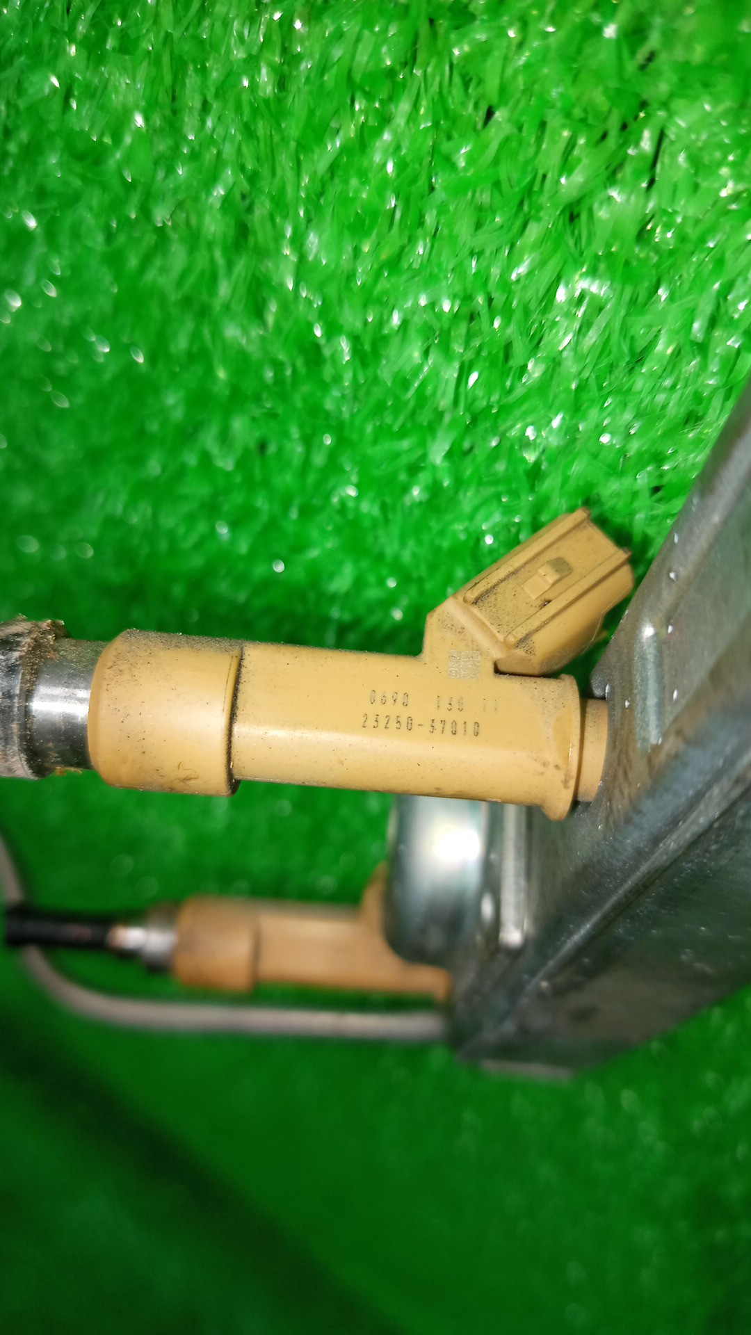 Инжектор TOYOTA ISIS ZGM10G 2ZR-FAE 23250-37010 4 ракурс