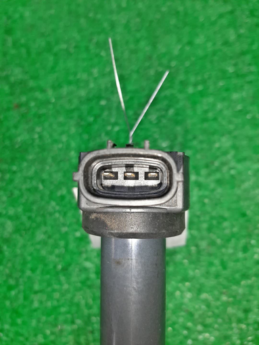 Катушка зажигания MITSUBISHI GALANT FORTIS CY6A 4J10 1832A064 2 ракурс
